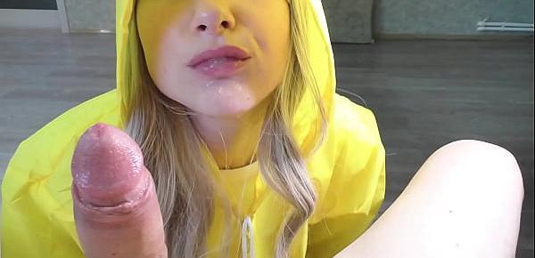 Girlfriend Sensual Sucking Big Dick and Cum Swallow after a Walk